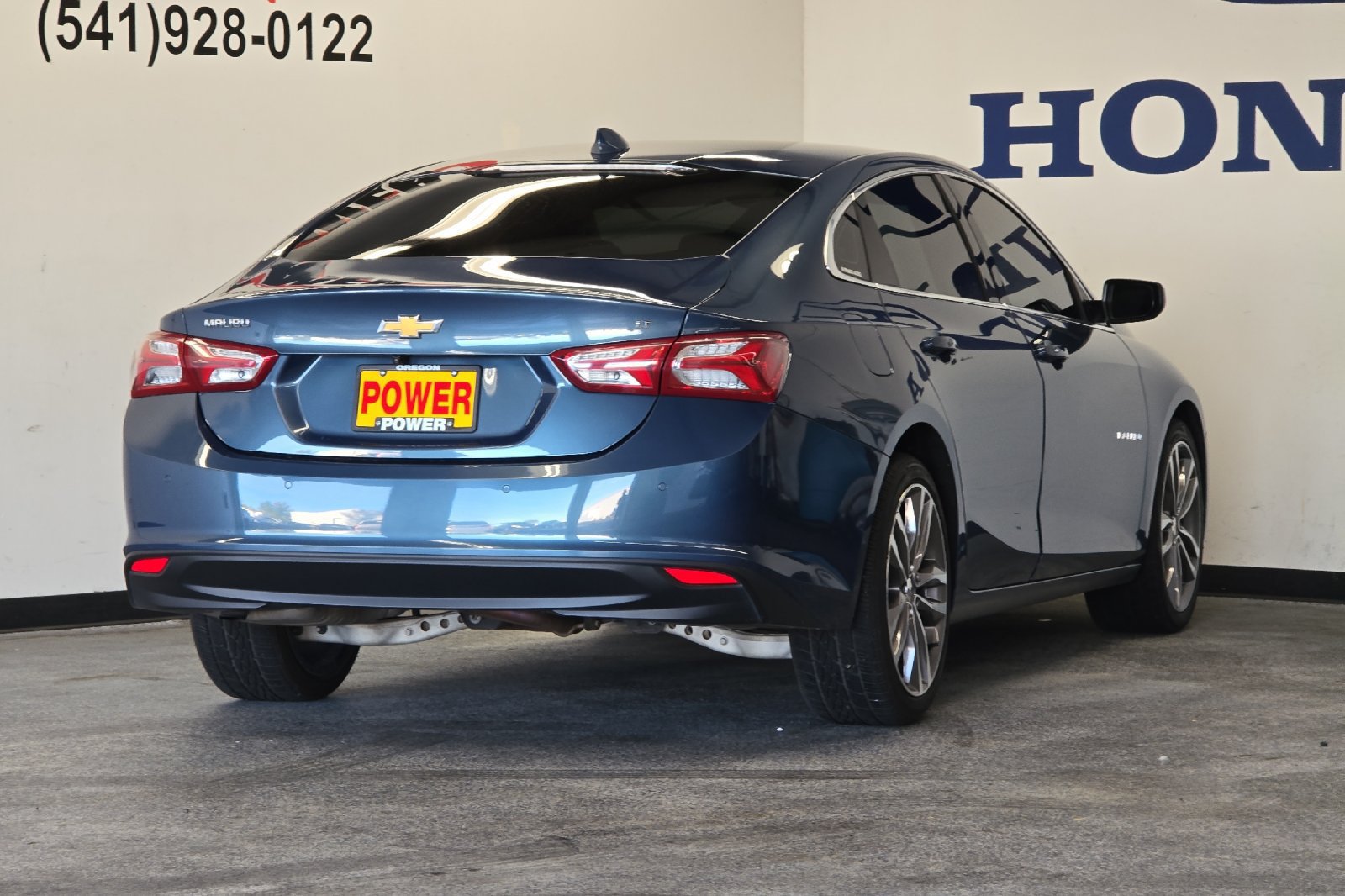 Used 2024 Chevrolet Malibu LT FWD image 3
