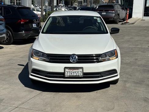 Used 2016 Volkswagen Jetta S image 2