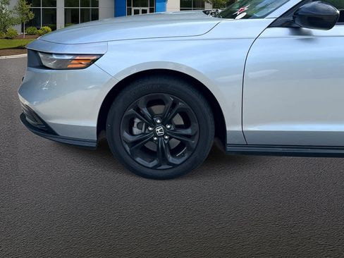 Used 2025 Honda Accord SE image 11