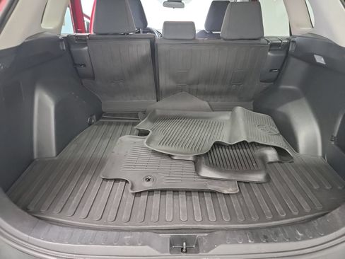 Used 2021 Toyota RAV4 LE AWD/4WD image 25