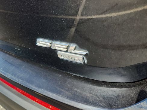 Used 2016 Ford Edge SEL AWD/4WD image 13