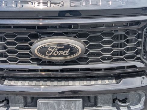 Used 2025 Ford F350 Lariat w/ Black Appearance Package AWD/4WD image 12