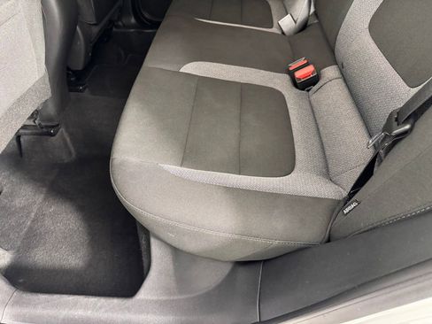 Used 2025 Chevrolet TrailBlazer LT AWD/4WD image 32