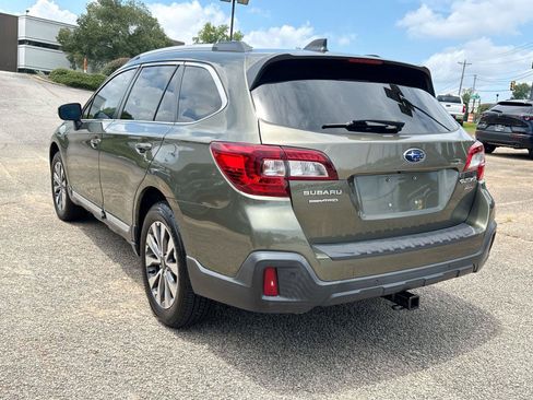 Used 2018 Subaru Outback 3.6R Touring AWD/4WD image 5