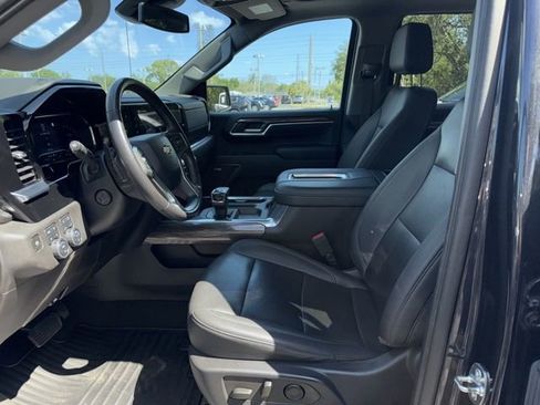 Used 2022 Chevrolet Silverado 1500 LTZ w/ LTZ Premium Package image 8