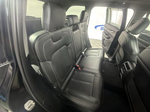 Used 2024 Jeep Grand Cherokee Limited w/ Luxury Tech Group II AWD/4WD image 28
