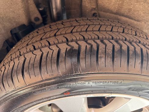 Used 2019 Toyota RAV4 LE w/ All Weather Liner Package AWD/4WD image 15