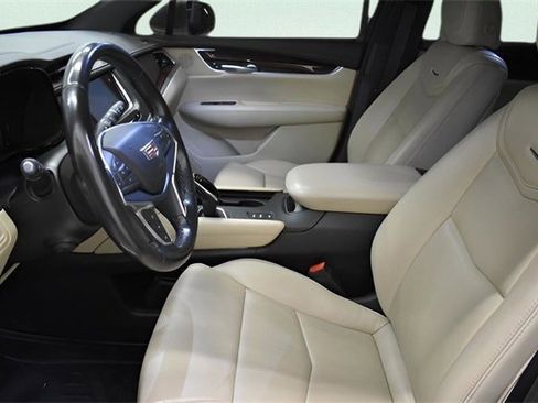 Used 2018 Cadillac XT5 Premium Luxury image 16