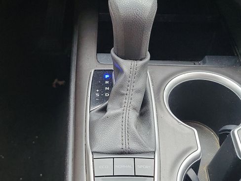 Used 2023 Toyota Camry LE image 29