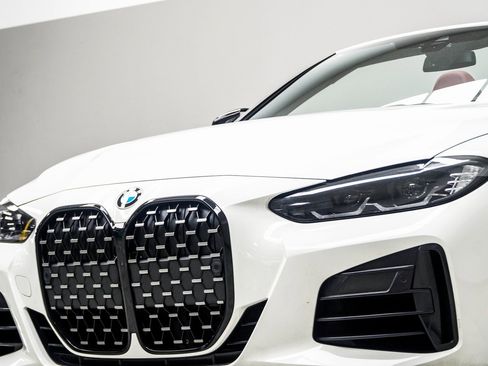 Used 2024 BMW 440i xDrive Convertible w/ Premium Package image 3