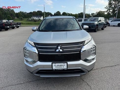 Used 2025 Mitsubishi Outlander SE AWD/4WD image 11