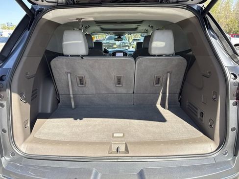 Used 2021 Chevrolet Traverse Premier image 35