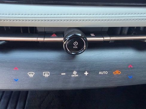 Used 2023 Nissan Ariya FWD image 42