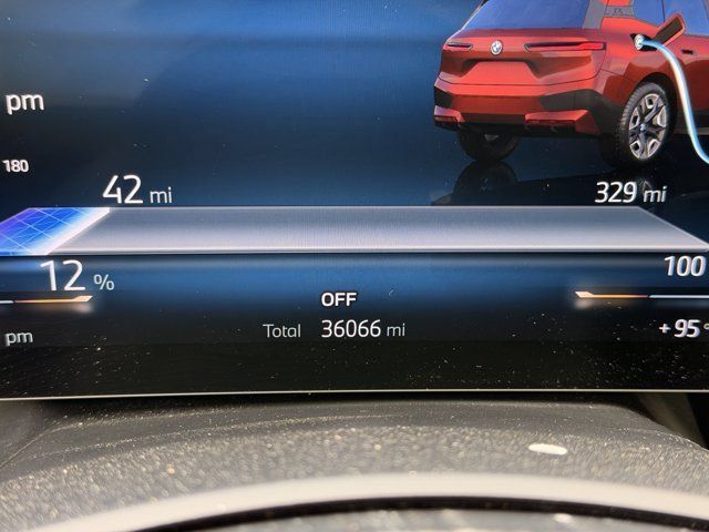 Used 2024 BMW iX xDrive50 w/ Premium Package AWD/4WD image 2