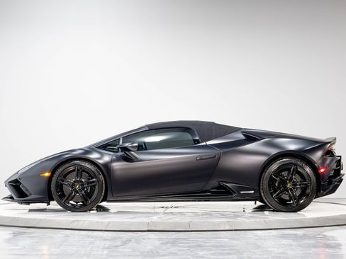 Used 2021 Lamborghini Huracan EVO RWD image 36