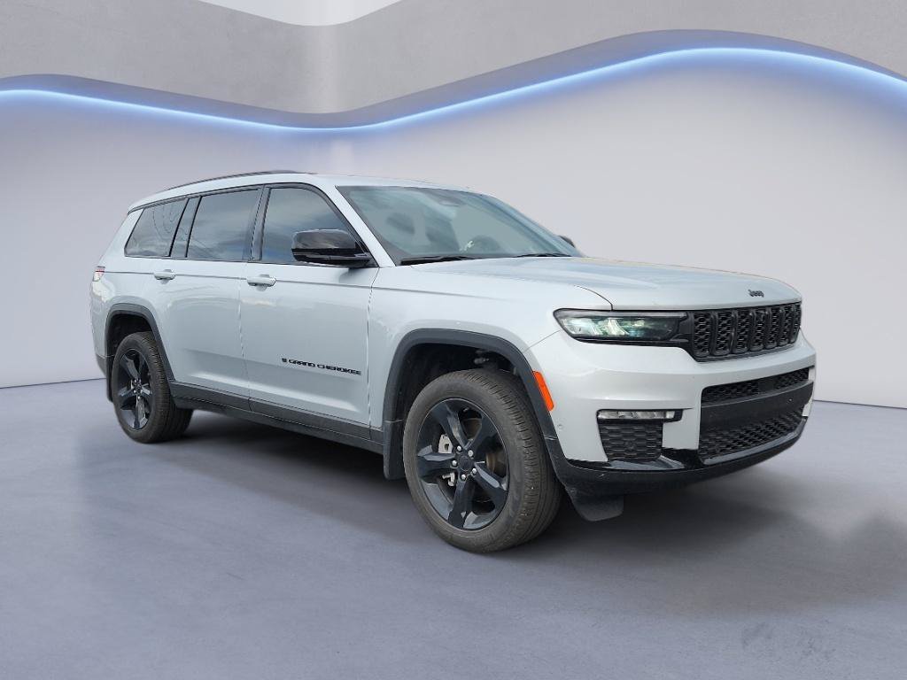 Used 2025 Jeep Grand Cherokee L Limited w/ Luxury Tech Group II AWD/4WD image 3