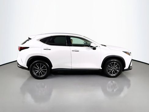 Used 2025 Lexus NX 250 FWD w/ Towing Package (2000 Lbs) image 4
