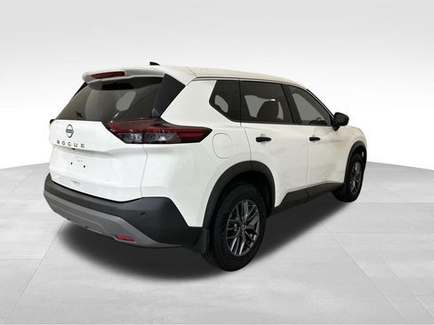 Used 2023 Nissan Rogue S FWD image 5
