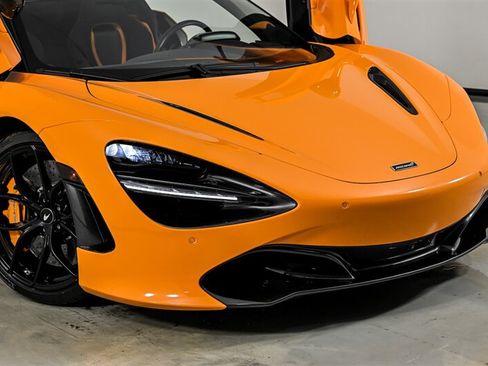Used 2020 McLaren 720S Performance RWD image 2