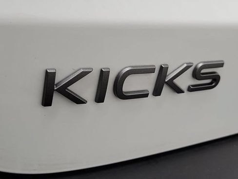 Used 2025 Nissan Kicks SV FWD image 9
