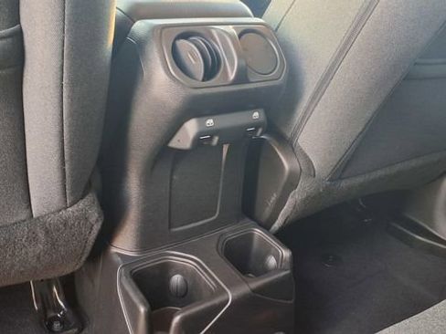 Used 2025 Jeep Wrangler Sport S image 18