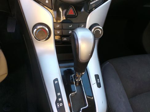 Used 2014 Chevrolet Cruze LT image 15