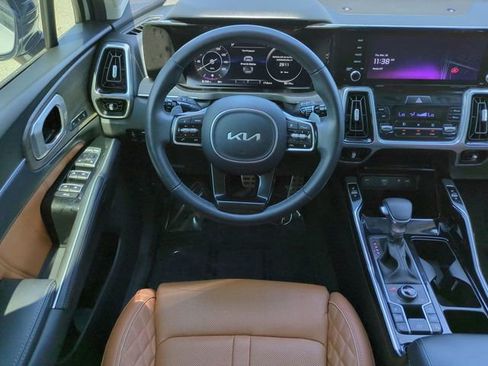 Used 2023 Kia Sorento SX Prestige image 16