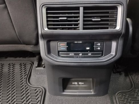 New 2026 Volkswagen Atlas SE image 37