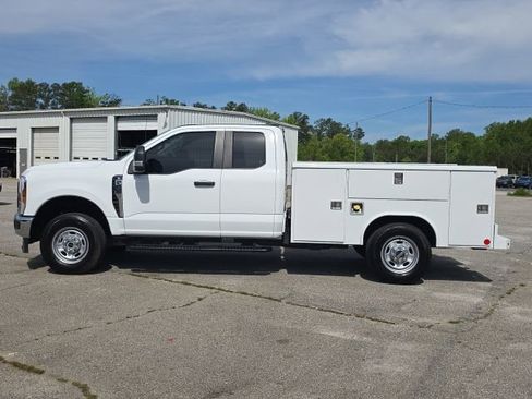 Used 2024 Ford F250 XL w/ XL Chrome Package AWD/4WD image 2