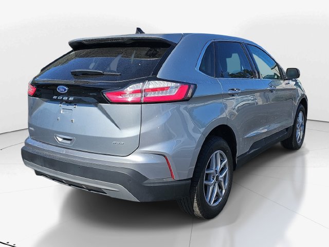 Used 2024 Ford Edge SEL w/ Convenience Package AWD/4WD image 3