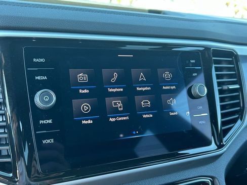 Used 2023 Volkswagen Atlas Cross Sport SEL R-Line image 33