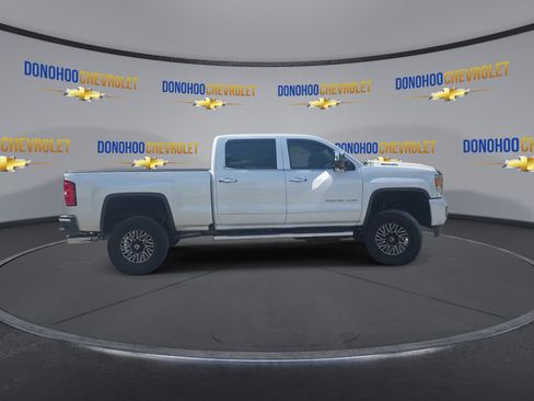 Used 2018 GMC Sierra 2500 Denali w/ Duramax Plus Package AWD/4WD image 5
