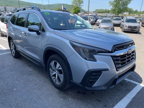Used 2023 Subaru Ascent Premium w/ Convenience Package AWD/4WD image 6