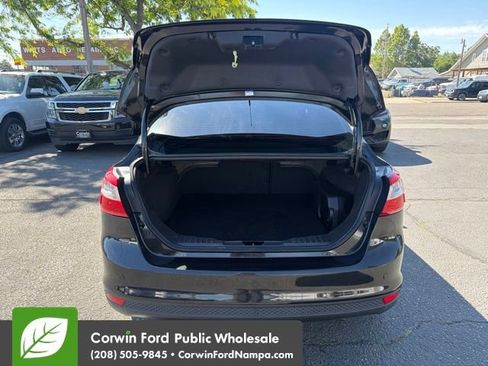 Used 2014 Ford Focus Titanium FWD image 29