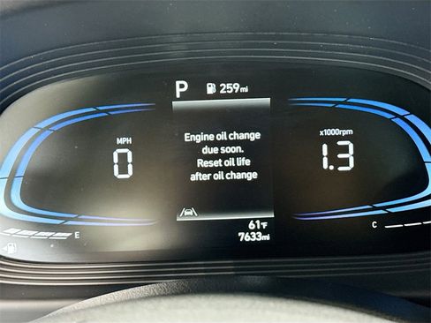 Used 2024 Hyundai Venue Limited image 10