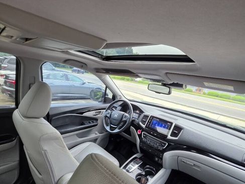 Used 2017 Honda Pilot Elite image 15