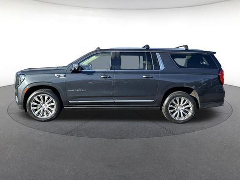 Used 2022 GMC Yukon XL Denali w/ Denali Premium Package AWD/4WD image 2