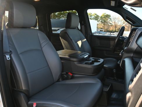 Used 2024 RAM 3500 Tradesman image 17