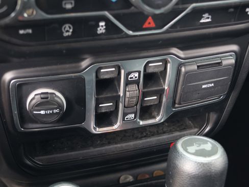 Used 2022 Jeep Wrangler Unlimited Sport w/ Sun And Sound Package AWD/4WD image 27