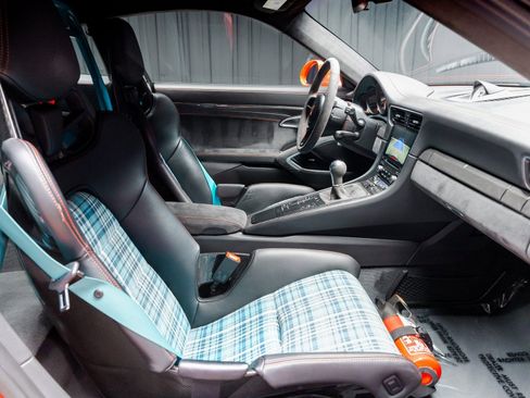 Used 2018 Porsche 911 GT3 RWD image 4