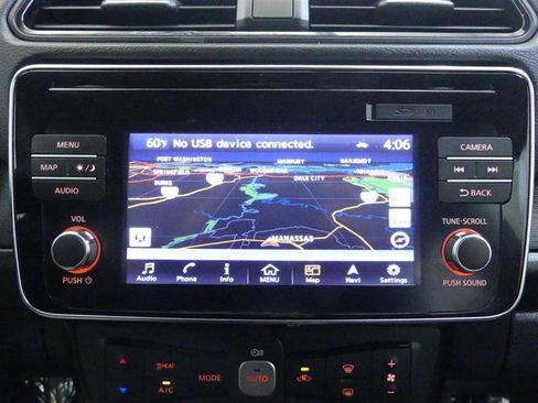 Used 2018 Nissan Leaf SL w/ SL Technology Package FWD image 9