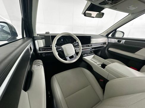 Used 2025 Hyundai Santa Fe SEL FWD image 18