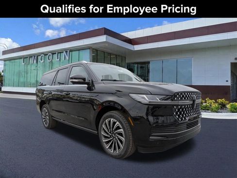 New 2026 Lincoln Navigator L Black Label AWD/4WD image 2