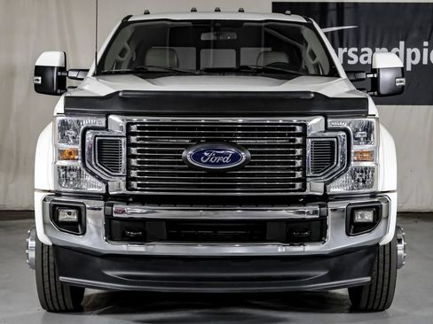 Used 2021 Ford F450 Lariat w/ Lariat Value Package AWD/4WD image 3