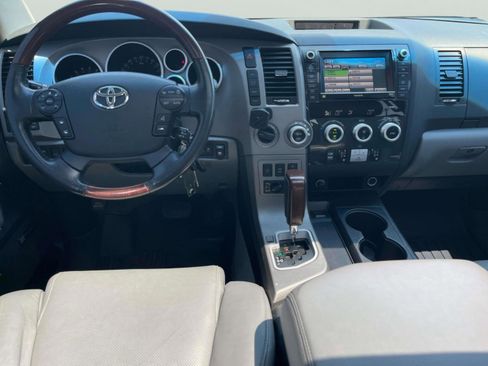 Used 2011 Toyota Sequoia Platinum AWD/4WD image 9