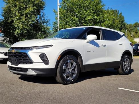 Used 2023 Chevrolet Blazer LT image 4