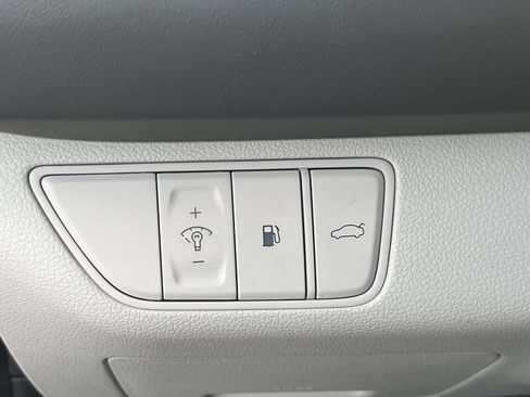 Used 2023 Genesis G70 2.0T image 21