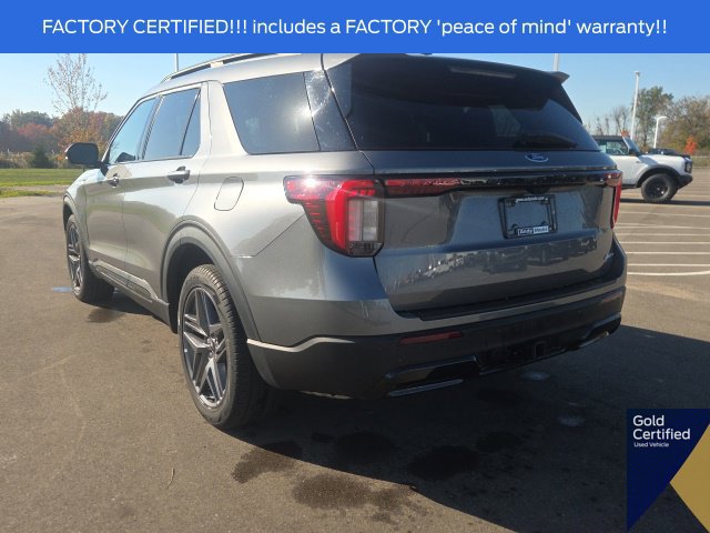 Used 2025 Ford Explorer ST-Line w/ ST-Line Street Pack AWD/4WD image 16