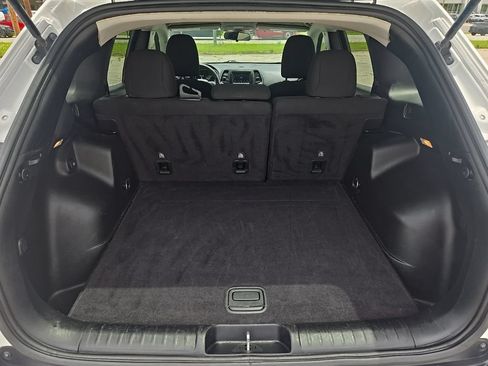 Used 2020 Jeep Cherokee Latitude FWD image 22