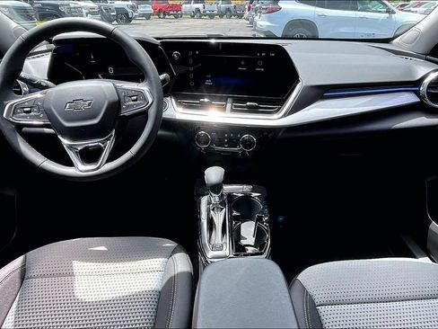 New 2026 Chevrolet Trax LT w/ Driver Confidence Package FWD image 5